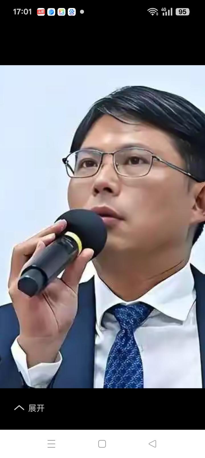 民众党两个头决裂意料之中，就凭柯文哲这个奴才样赖清德都看不上。两年监狱根本出不