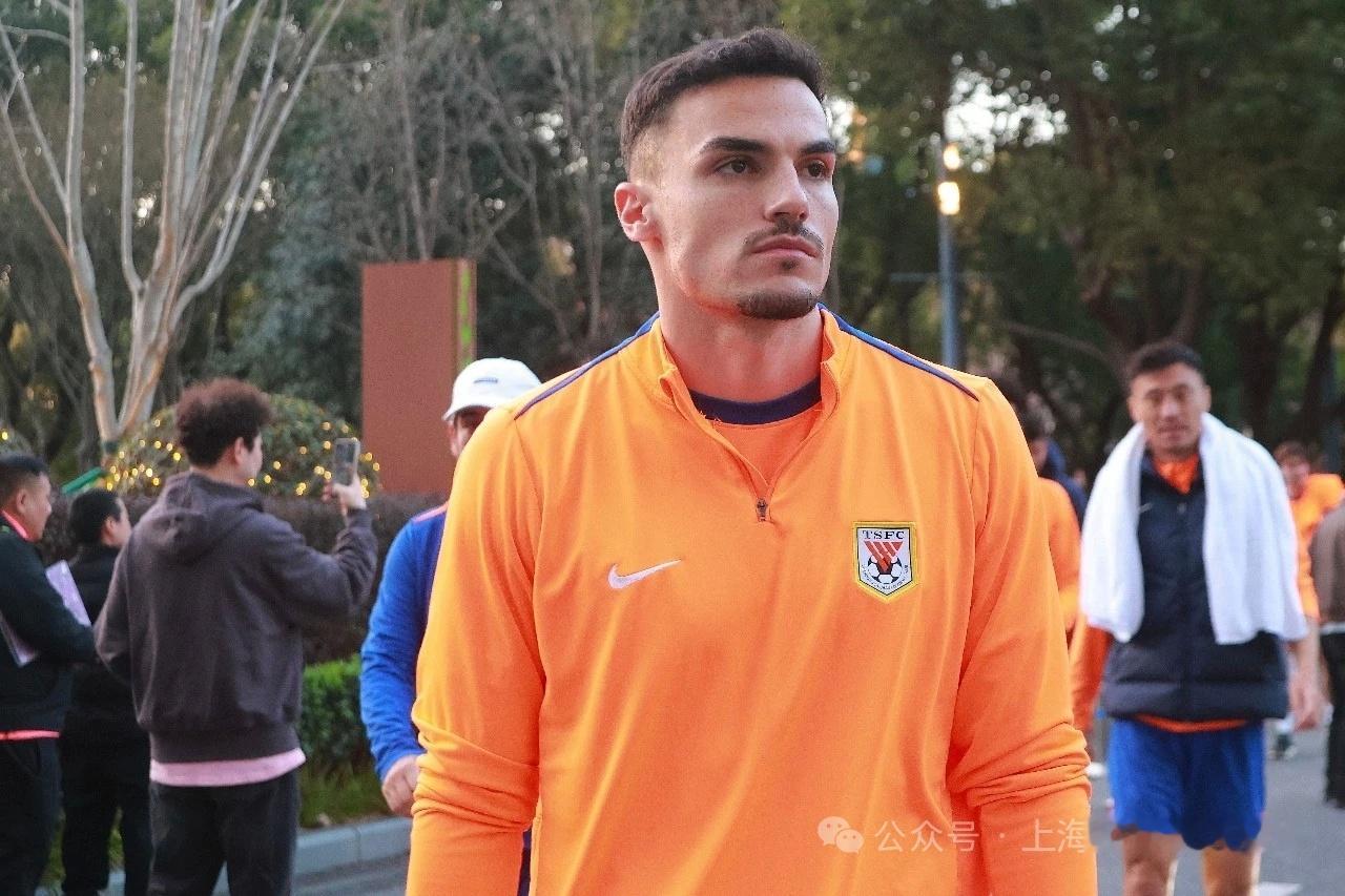 阿尔瓦罗已经和泰山队合练，这面相很山东山东泰山中超联赛