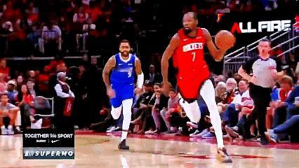 我是看清楚了，杜兰特打后卫是一招妙棋，一点也不影响范弗利特回归后的作用。看这