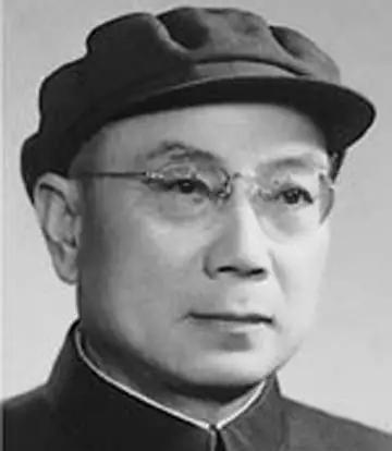 1979年，王光美终于走出了监狱，令她没想到的是，第一个来拜访的人，竟是毛主席昔