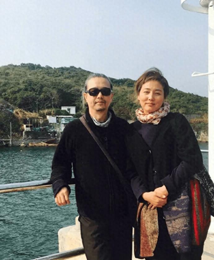 演过《粉红女郎》“男人婆”的张延与丈夫张锦程离婚了，你真以为这只是又一桩娱乐圈