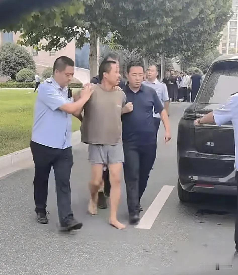 抓到人了，老夏还是挺能跑的，而且从精神状态来看，他的生存能力还不错，这十天下来，