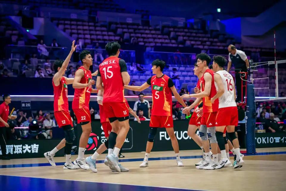 中国男排小组赛1:3负于伊朗，四分之一决赛对阵韩国，小球粗糙，夺冠无望