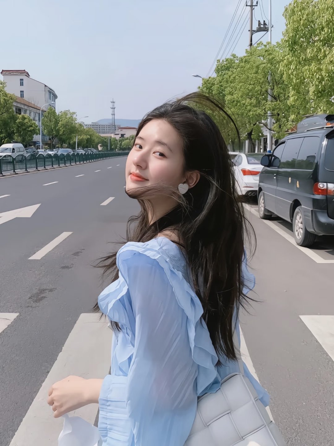 中国女星外网粉丝量TOP9：TOP9章若楠TOP8李宇春TOP7白鹿TOP6宋茜TOP5欧阳娜娜TO