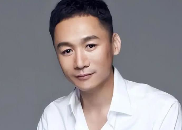 曾经的虚竹今成外卖骑手？高虎息影10年后街头谋生，全是咎由自取曾因饰演《天龙
