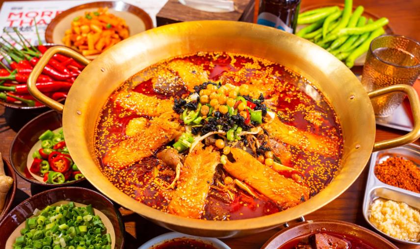 中国美食最多的十座城市排行榜美食是一座城市最鲜活的烟火印记，承载着地域文化与