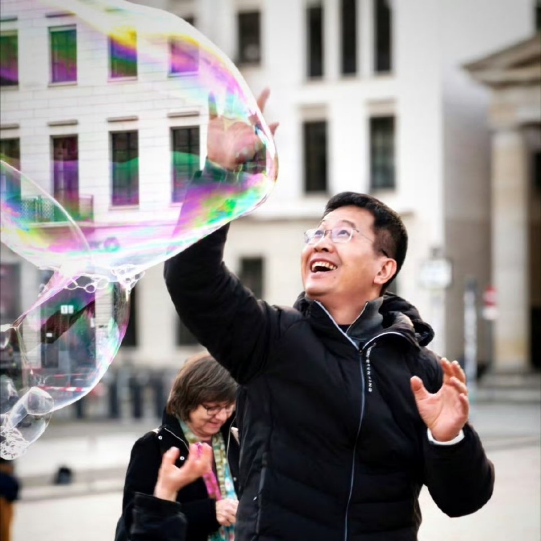 卢伟冰可以当老师了。