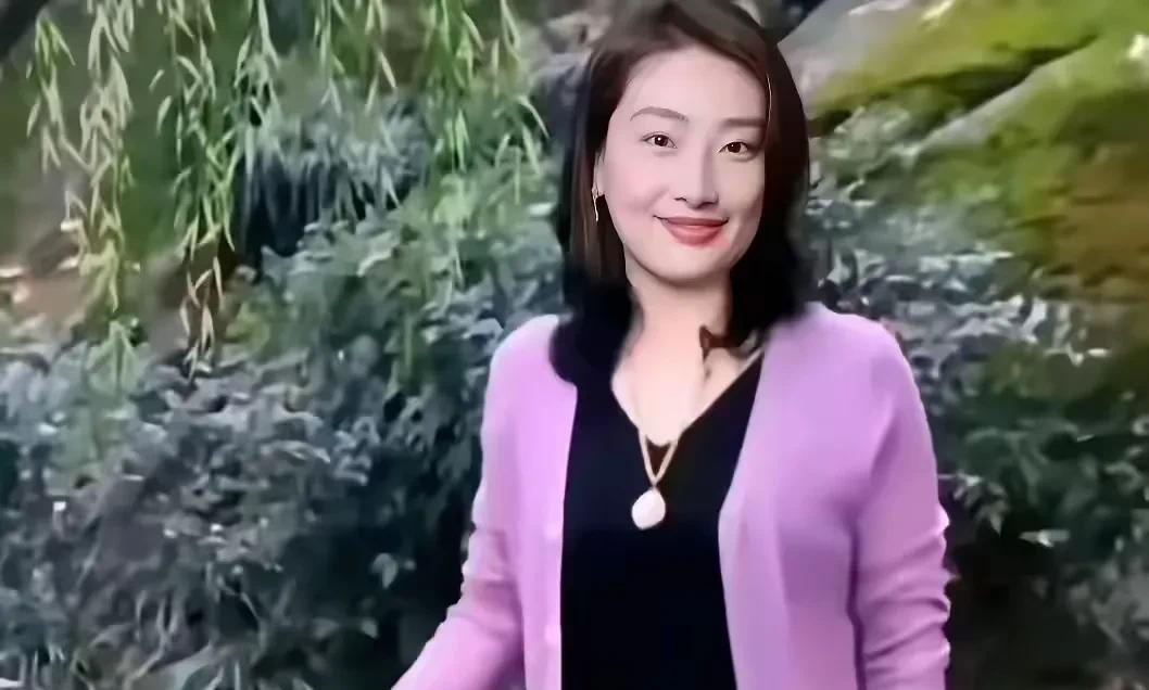 宗馥莉在家族内斗中无论输赢，我都会支持她，因为她身上满满的正能量。作为一个女儿，