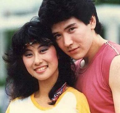 2025年，记者问64岁的费翔：“你帅气又有钱，为什么一直都不结婚？”费翔一脸苦