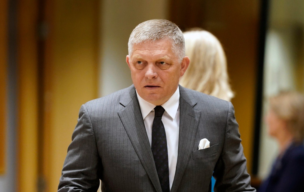 立陶宛和拉脱维亚禁止菲佐飞往莫斯科参加阅兵，因为他要途经这两个国家"立陶宛和拉