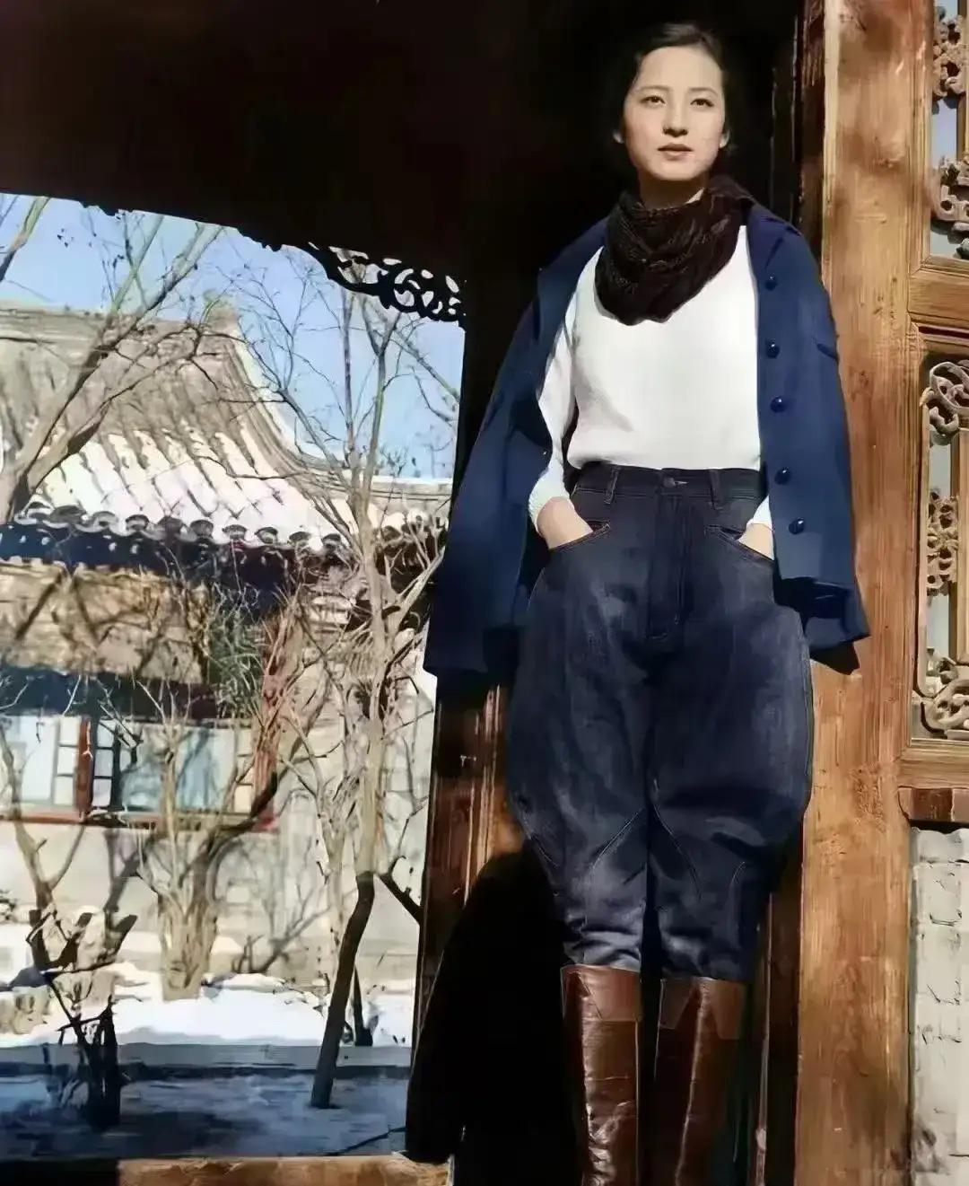 看了林徽因这张照片，突然就理解以冰心为代表的优秀女性为何讨厌她了。1935年，