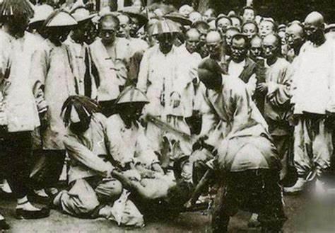 1864年11月，年仅15岁的太平天国幼主洪天贵福被押赴刑场处决。他在来的囚车上