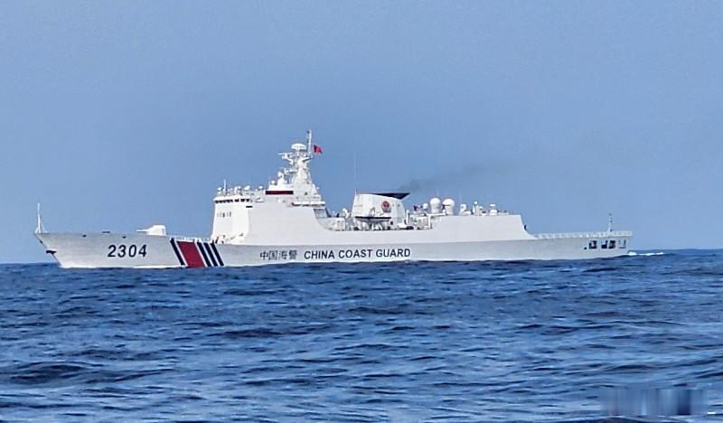 中国海警2502舰、2304舰今天继续在台湾以东海域执法巡航，看这架势要常驻了。