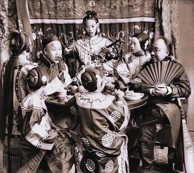 新中国和清朝只隔38年，为什么它给人一种很远的感觉？因为现在几乎没有晚清的影