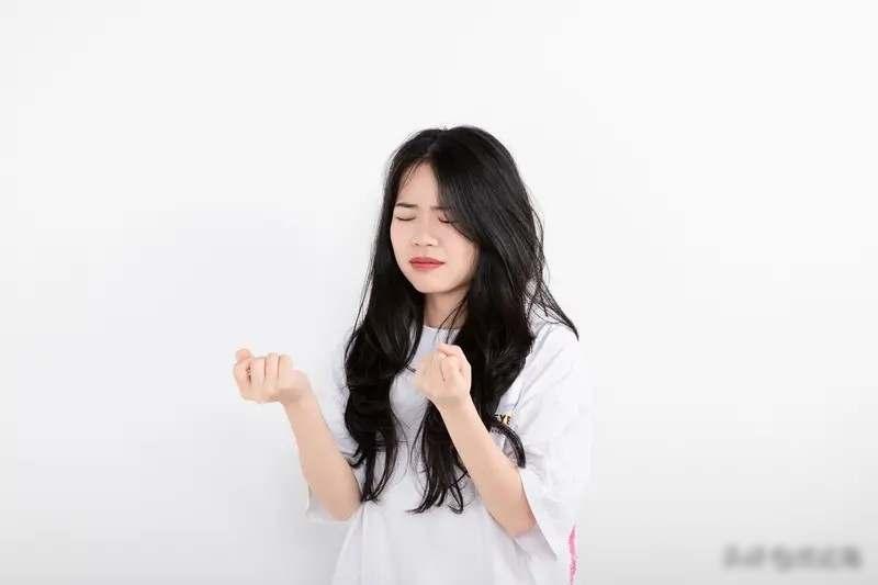 如果一所学校，公众号几乎每天一更，甚至一天几更，各种活动花样翻新，我可以非常负责