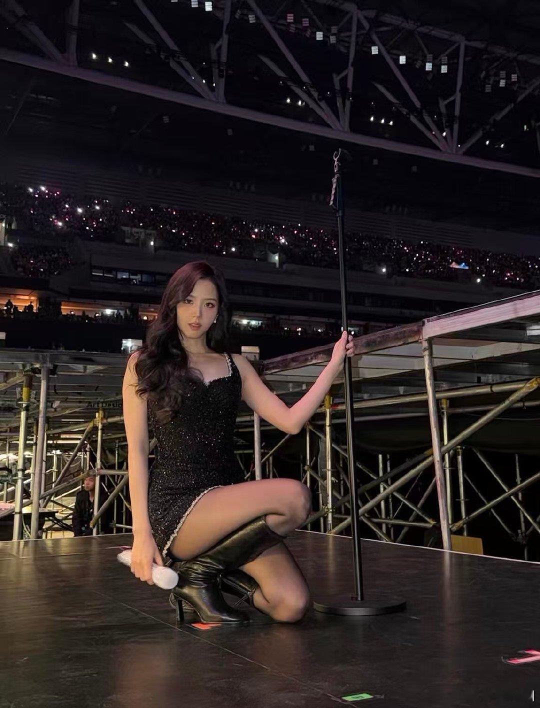 金智秀晒香港场照片金智秀晒香港场照片，好用心啊还是用的广东话金智秀用广东话感谢粉