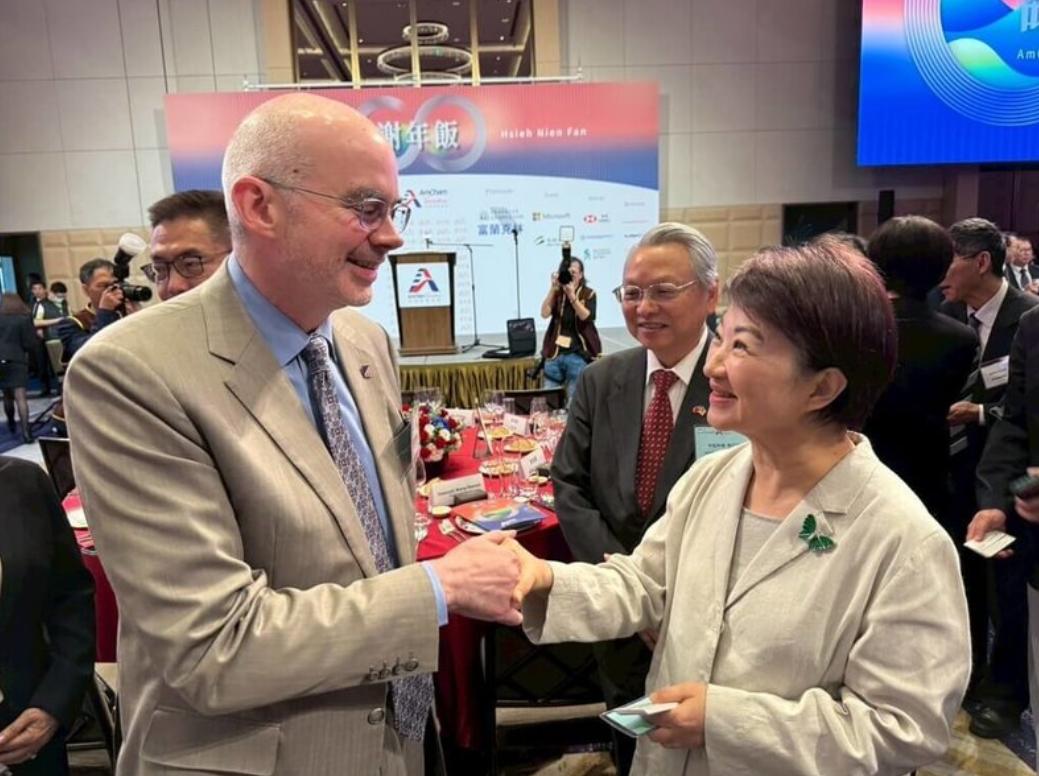 这下好了，卢秀燕是真快到头了2026年7月8日，国台办新闻发布会上出现了一个