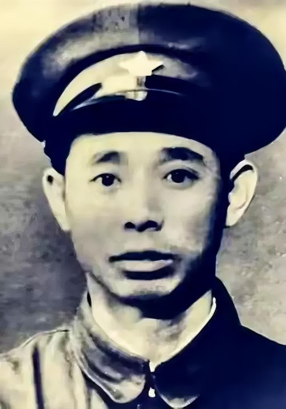 1937年，西路军营长刘克先正在街边乞讨，忽然一个国民党士兵在他面前停下，他马上
