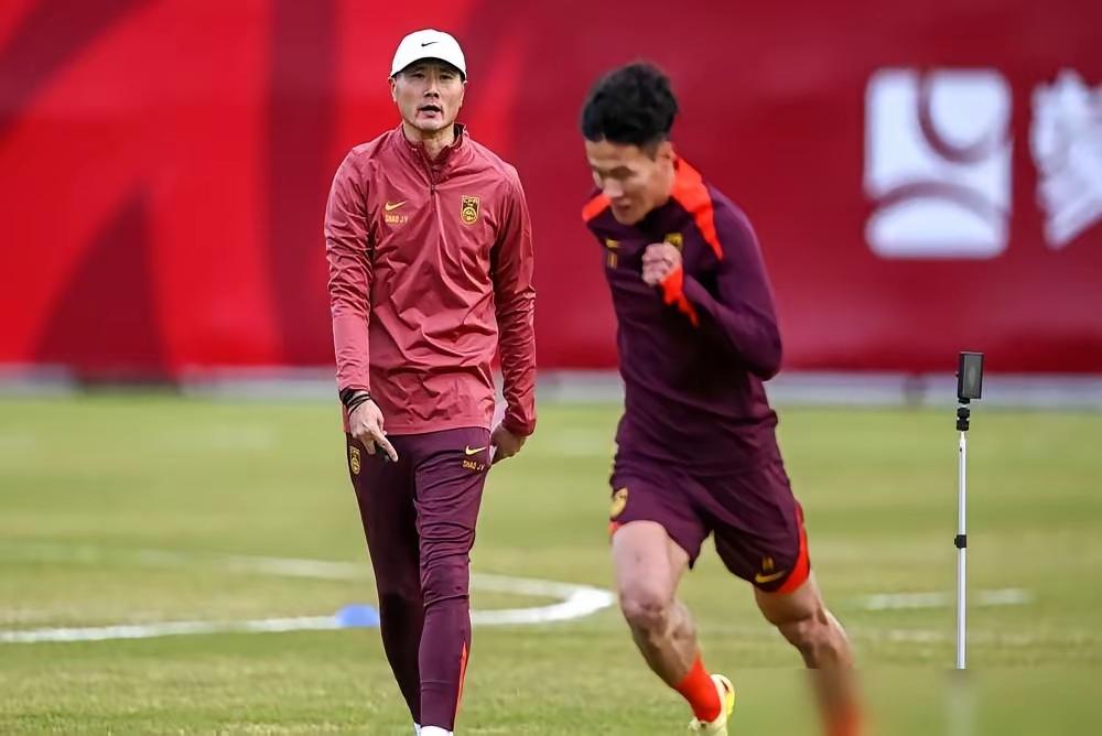 邵佳一首次迪拜集训很成功，3场热身赛1胜2平还算合格，特别是对卡纳瓦罗率领的乌兹