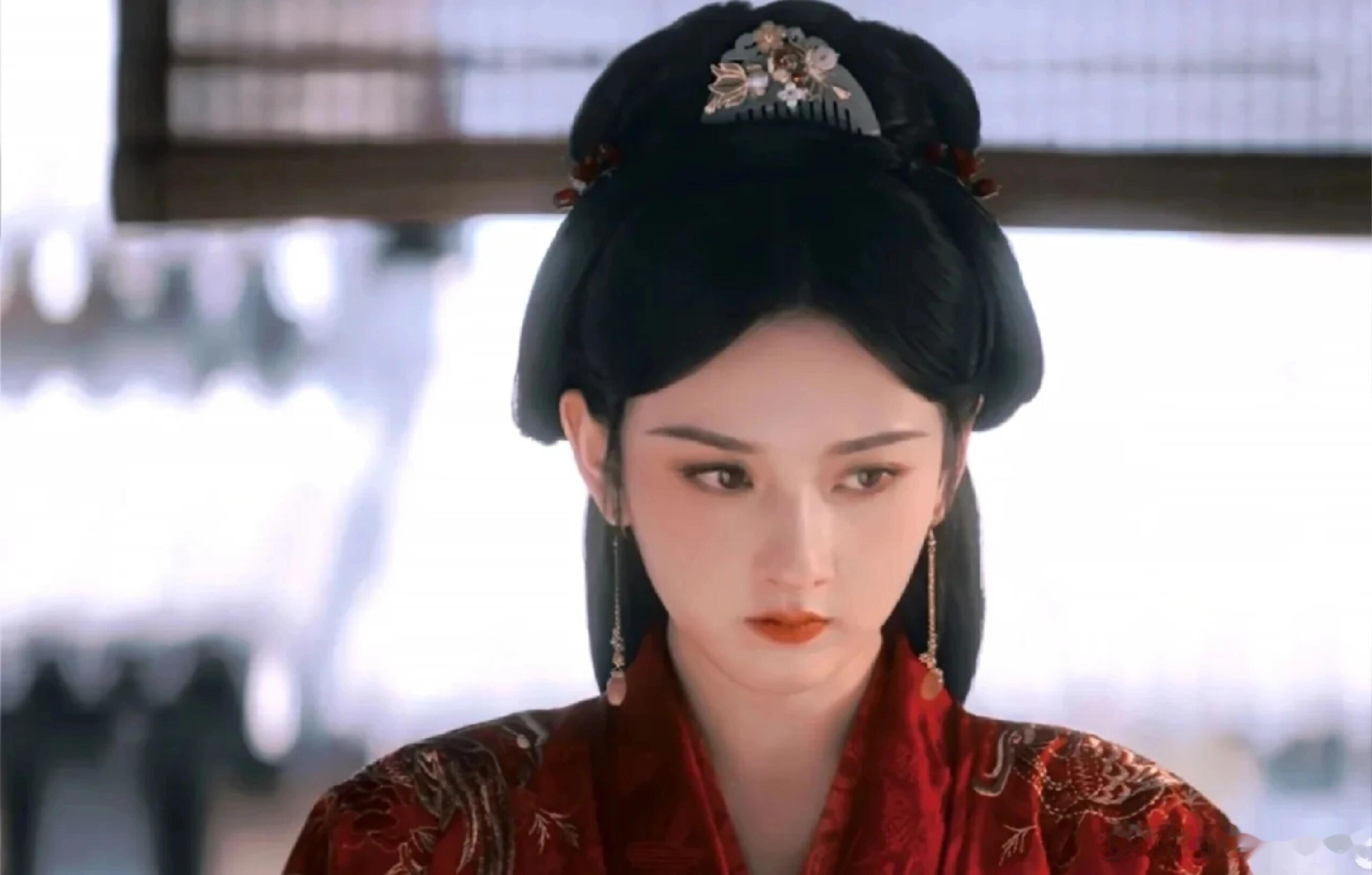 《折腰》里小乔乳名“蛮蛮”的隐秘寓意在《折腰》中，小乔乳名“蛮蛮”别有深意。剧