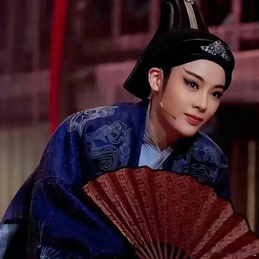 我妈很喜欢陈丽君，但是这次这事儿她居然没有为陈丽君说话，我不理解，问她为什么这次