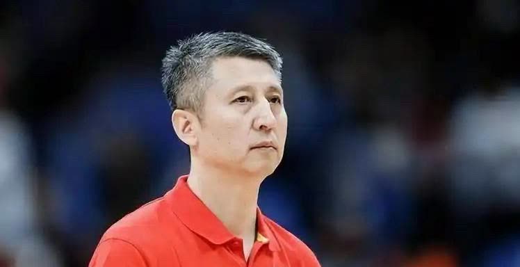 男篮今天打印度：郭士强该做出3个“改变”：第一个改变，改首发，胡明轩改成廖三