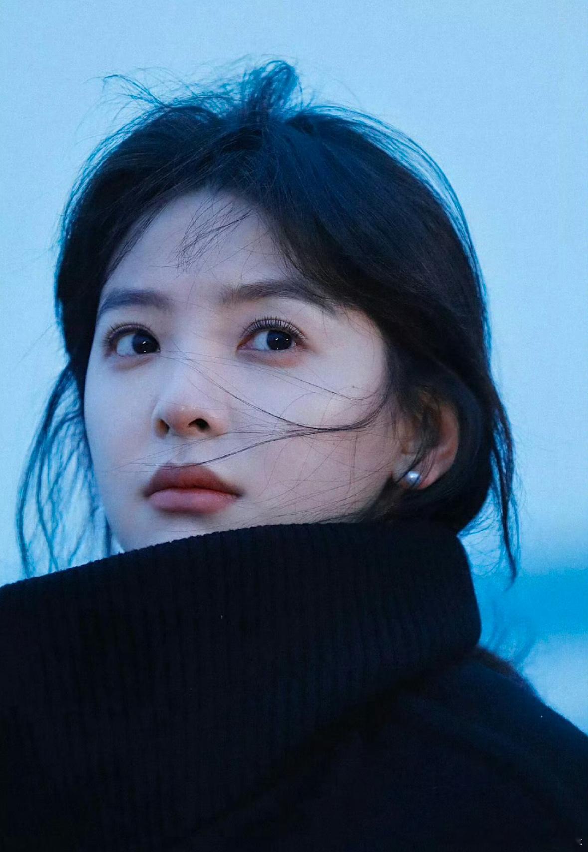 章若楠发量白月光一样的存在，少女感满满～