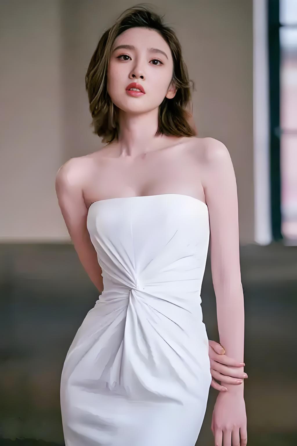 唐艺昕——写真集清新灵动，浅笑盈盈姿态妙，仿若林间小鹿跃心间明星那些事优雅气质