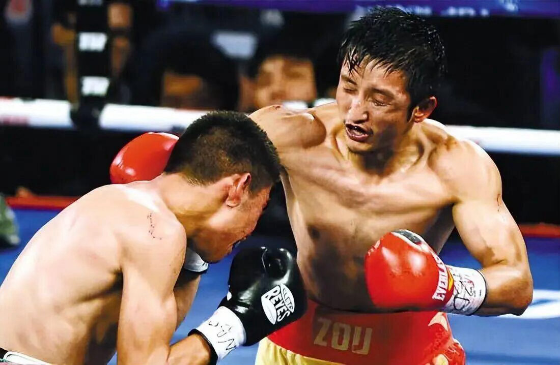 冉莹颖发了三个儿子合照邹市明被手绘全家福惹哭这段太戳了。他不是被画得多好看感动