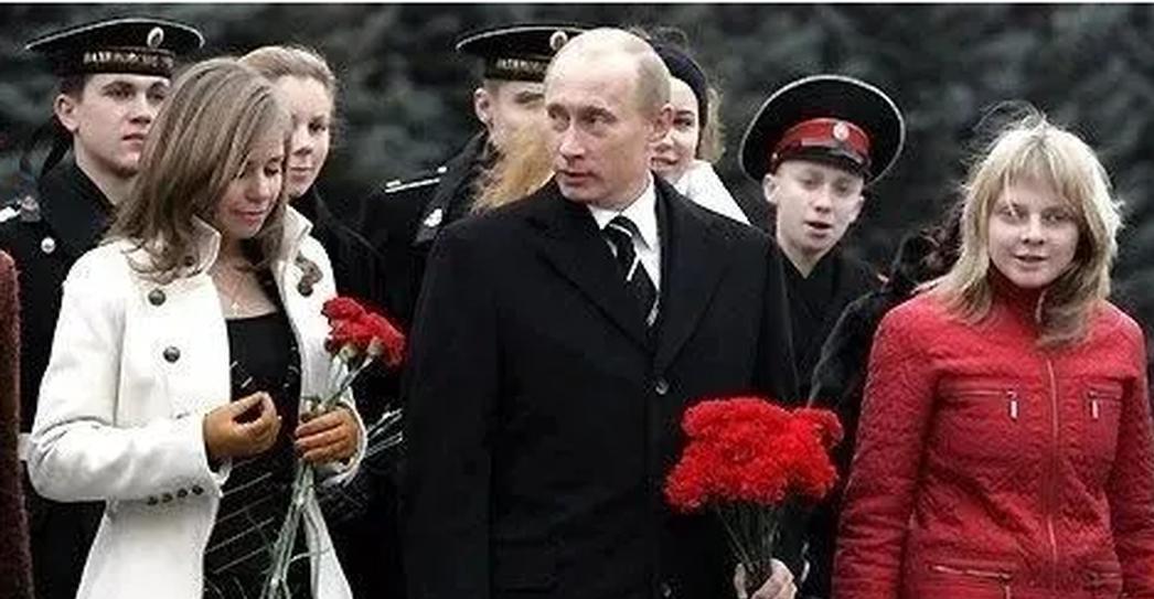 “祸水东引”最新曝光的爱泼斯坦文件显示：爱泼斯坦是在为俄罗斯做事，利用“萝莉岛”