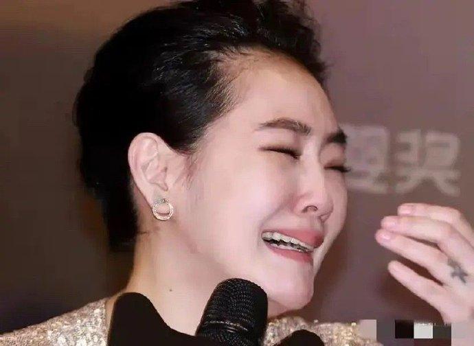 难怪具俊晔要留在台湾不走了，不是因为他有多爱大s，而是因为他早已与小s、s妈