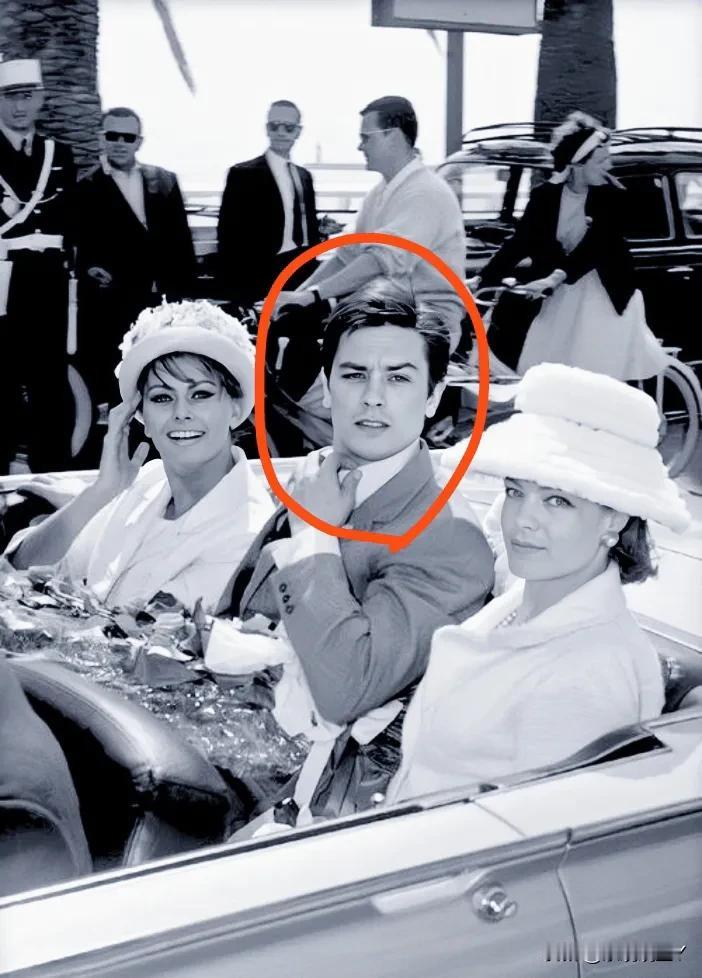 一张老照片，拍摄于1962年的法国，原来这才是他年轻时的真实貌相，真的太帅了，帅