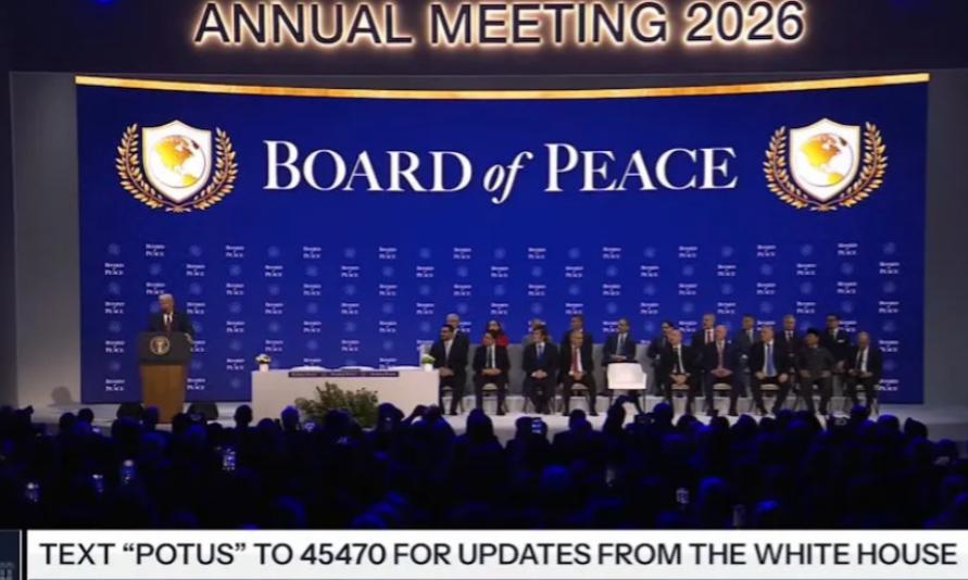 特朗普，终于低头了！谁能想到，一向狂得没边、爱说“我一人就能搞定”的特朗普，