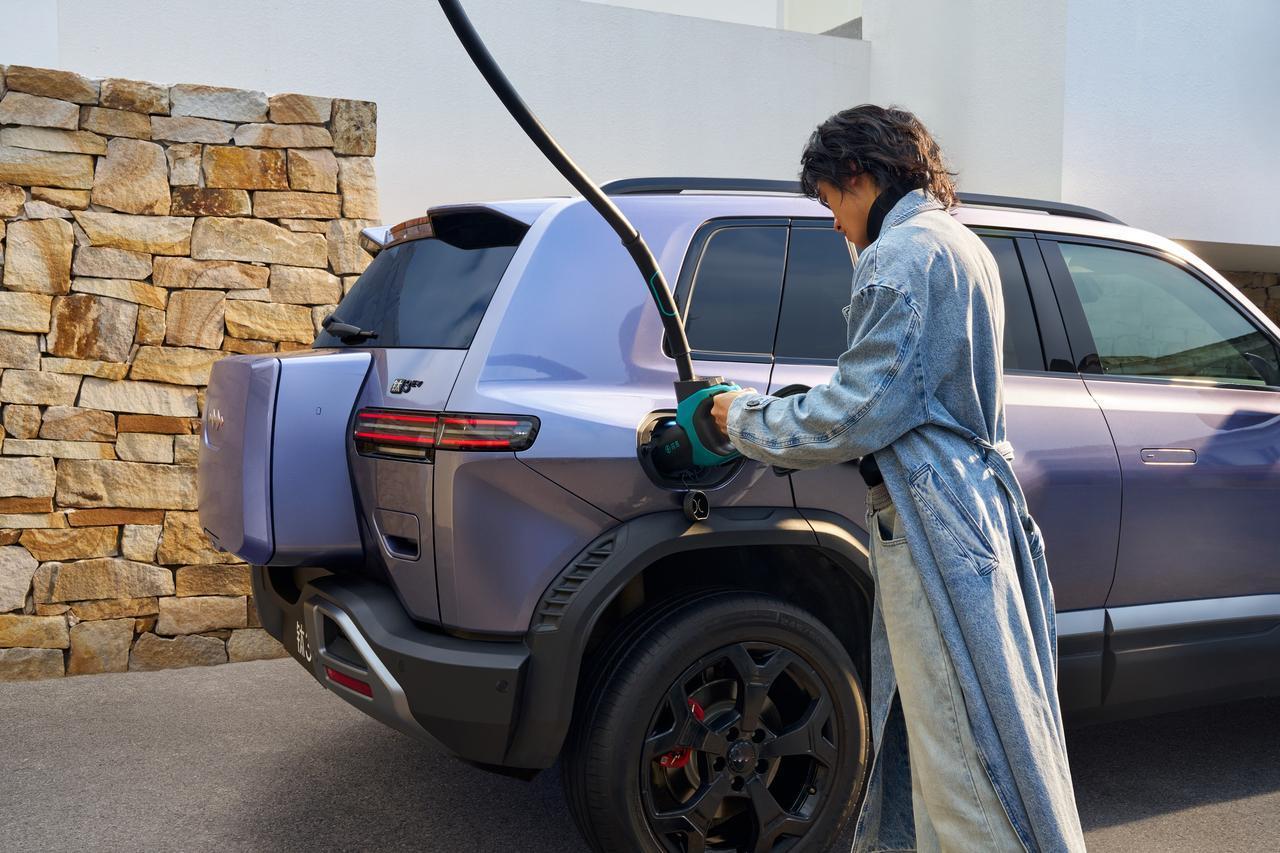 方程豹钛3闪充版来了，零下30度12分钟充饱电，最长纯电续航620km与前些