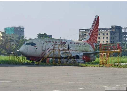 看到帖子，说印度又出现世界笑话。印度航空一架波音737客机在“失踪”13年后，近