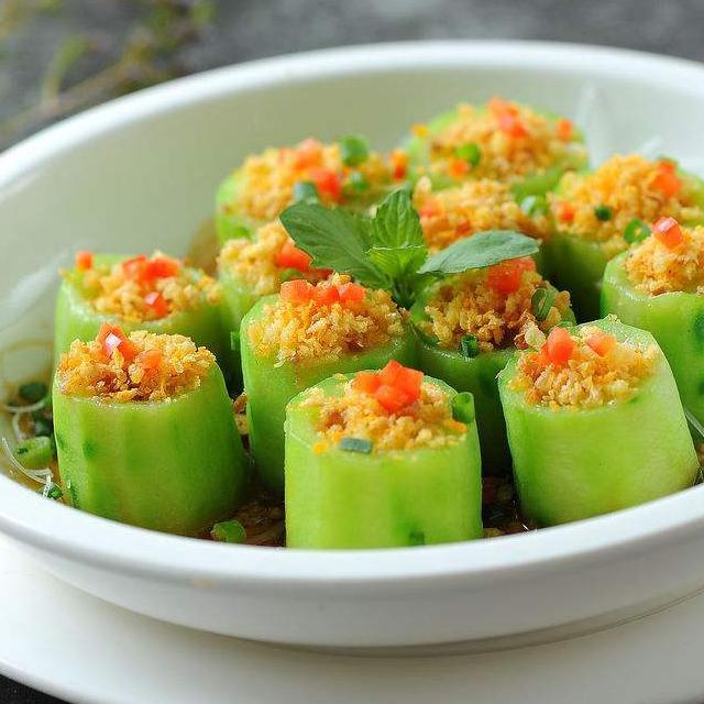 8月吃二瓜，中药不用抓！三伏多吃它，清热解暑排湿一身轻"8月吃二瓜，中药不用