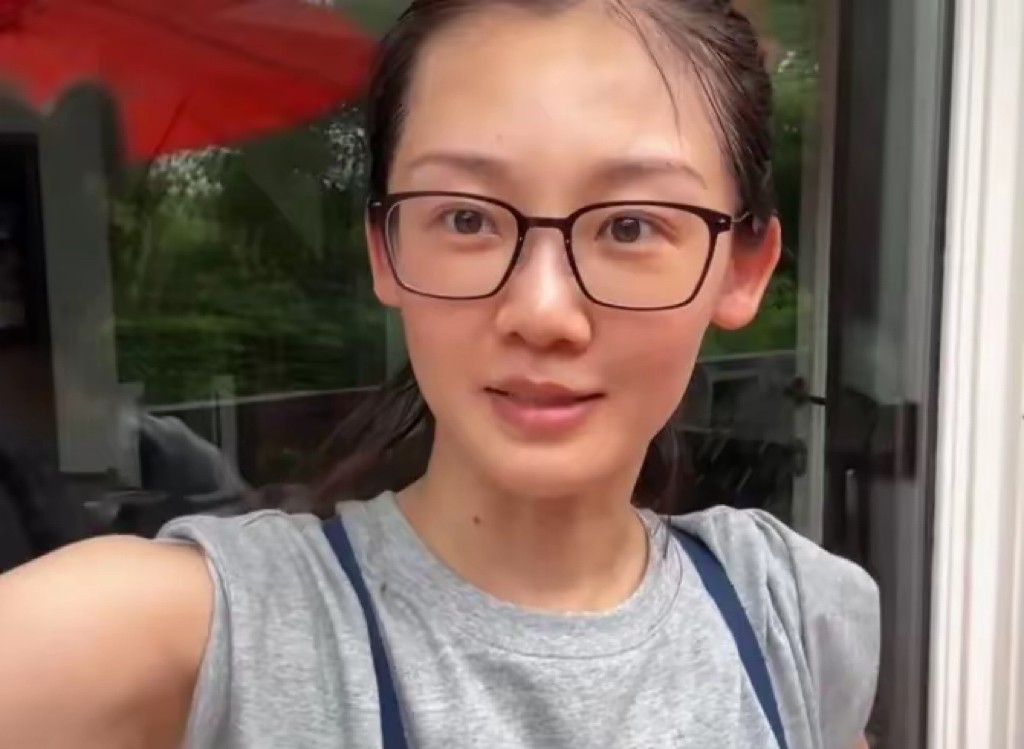 演员苗苗真的是一个怪人，你说她没事业心吧，29岁遇到冯小刚《芳华》，使了九牛二虎