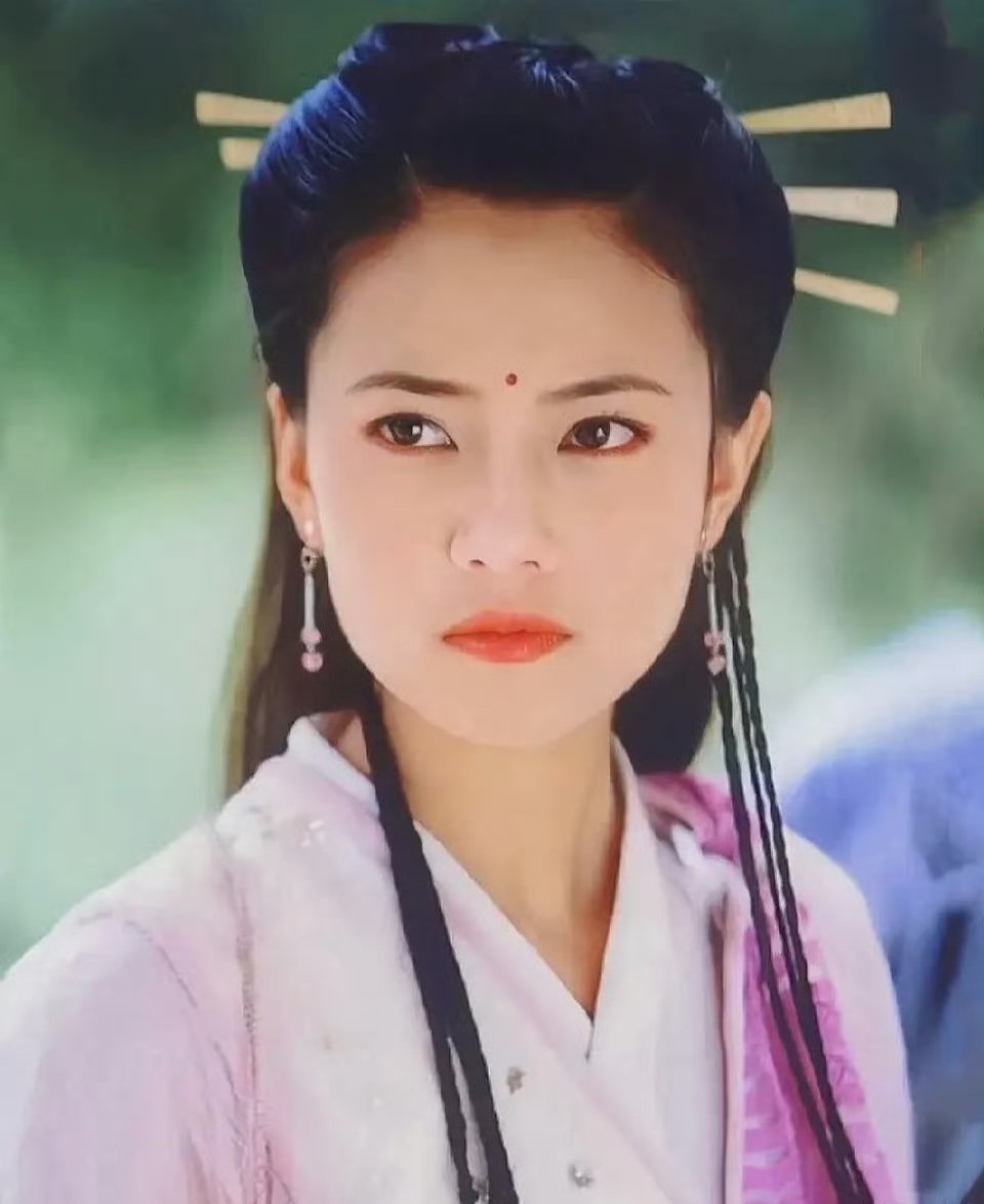 金庸女神，你喜欢哪一个？赵敏还是周芷若？