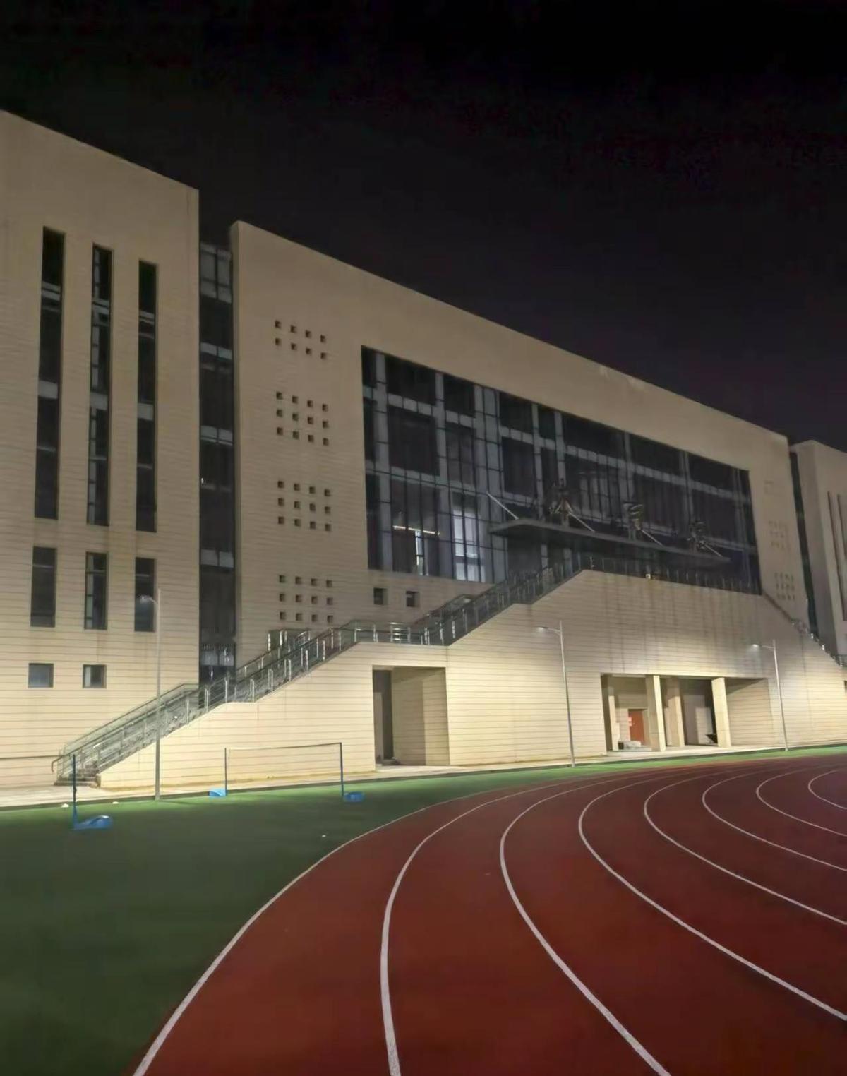 晒通知书前，先翻那张A4纸！它决定你住几号楼、几点查房、能不能养猫。平顶