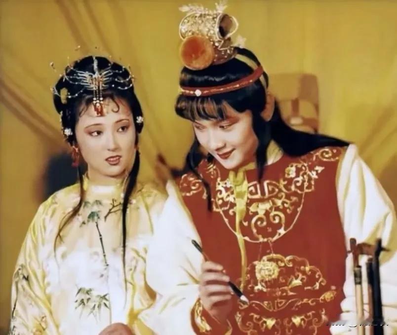 站在王夫人视角，林黛玉只是她老公的外甥女，跟她没有任何血缘关系，因为小姑子死了，