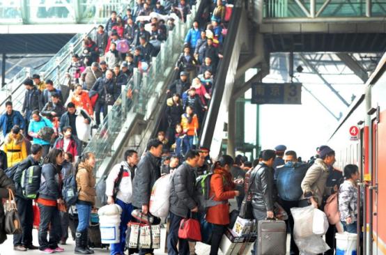 未来十年国人迎来大规模定居式大迁徙？7省人口暴涨、24省持续流失，南北人口格局彻