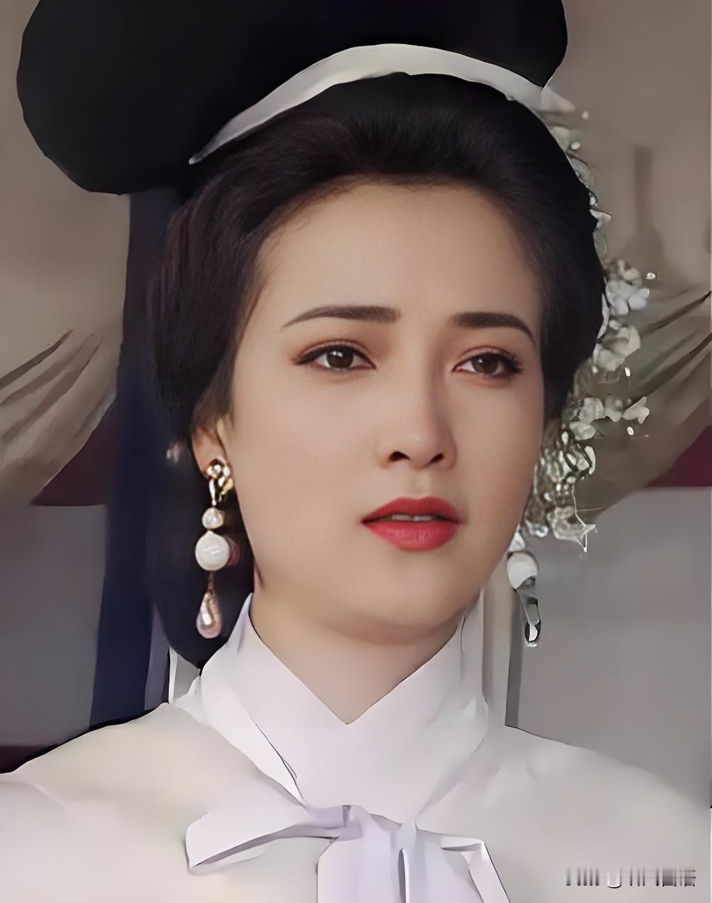 怜怜俏、小乔柔、可卿愁、师师雅，光影定格绝代风华，送别何晴。