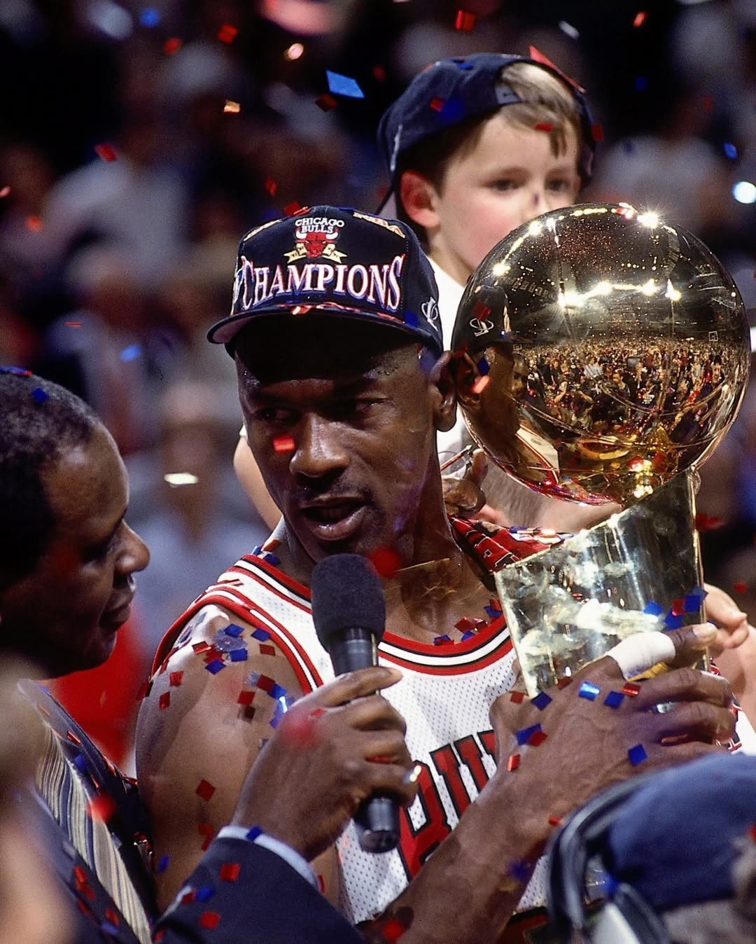 胖东来每年利润50%发奖金高水平发言！乔丹近日在一档节目中表示：“GOAT这个词