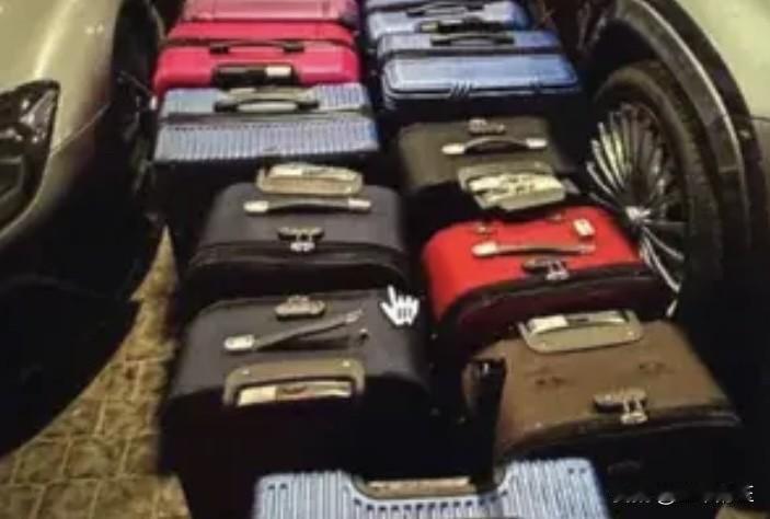 菲律宾总统府周日表示，前AkoBicol政党名单代表扎尔迪·科的照片并不能证明