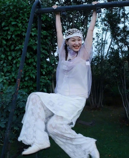 谁懂金靖这个溢出屏幕的生命力​​​，太可爱了吧！