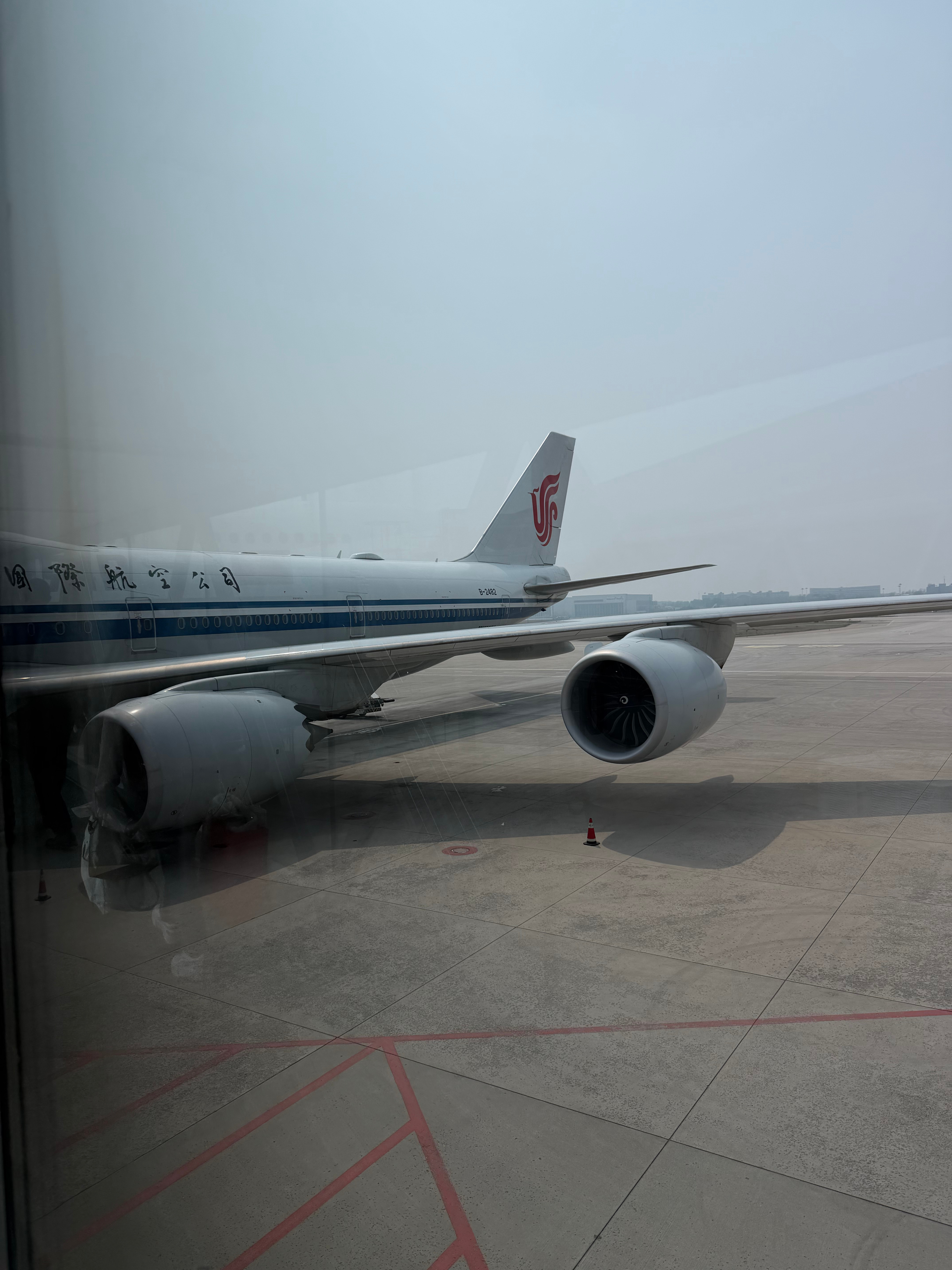 你好，跟你说一声，这是我第一次坐四个发动机，带2楼的飞机，没敢上去，不知道上面什