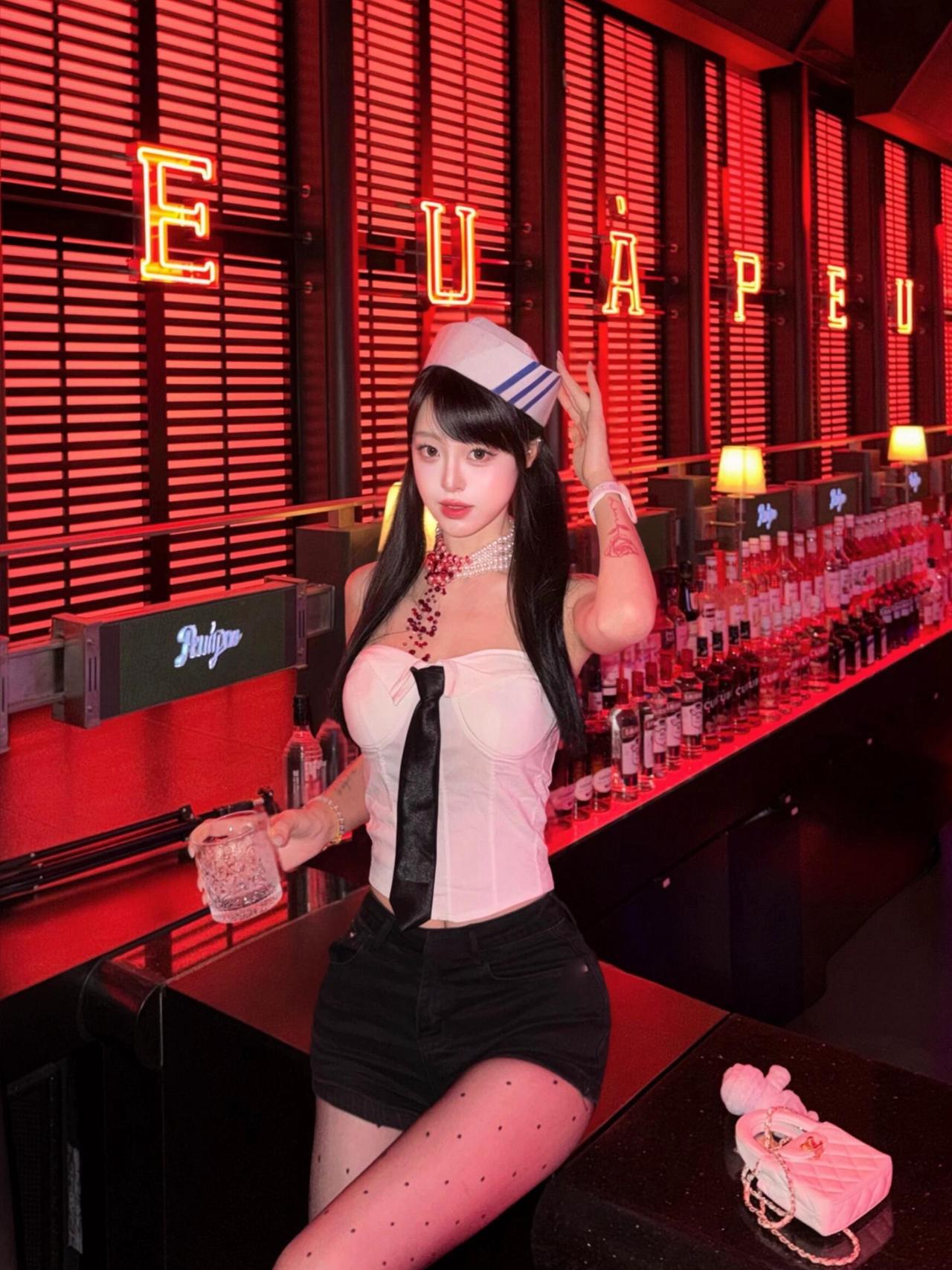 𝖜𝖆𝖗𝖗𝖎𝖔𝖗⛓️‍💥🩸成都酒吧天花板就是佩佩乐园吧！！！！