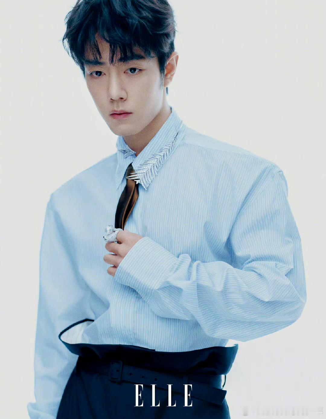 肖战春夏秋冬四季大片肖战ELLE1月刊封面大片，‼️穿衬衫更是清爽俊逸，就喜欢各
