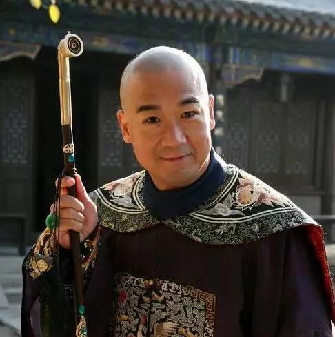 微小说大赛趣说历史清朝乾隆年间，纪晓岚与和珅同朝为官，一个机敏诙谐，一个贪慕权