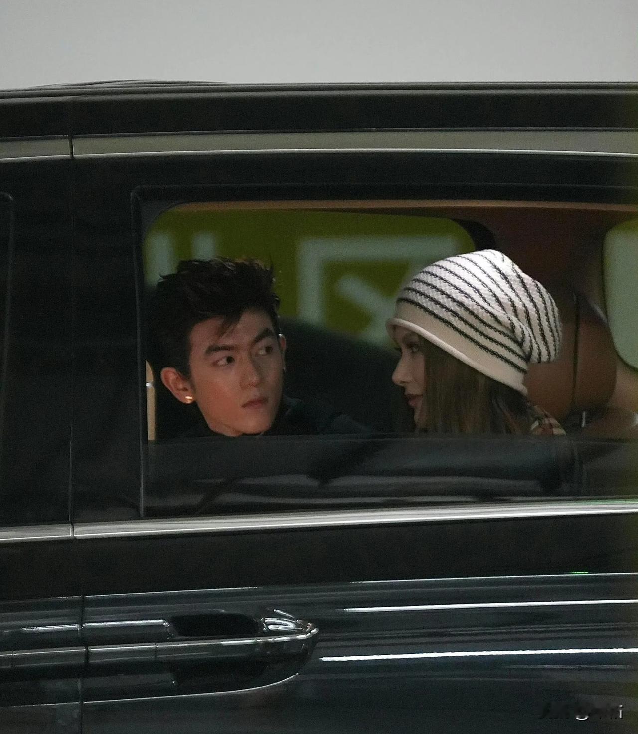 几分像陈冠希，恍惚间。